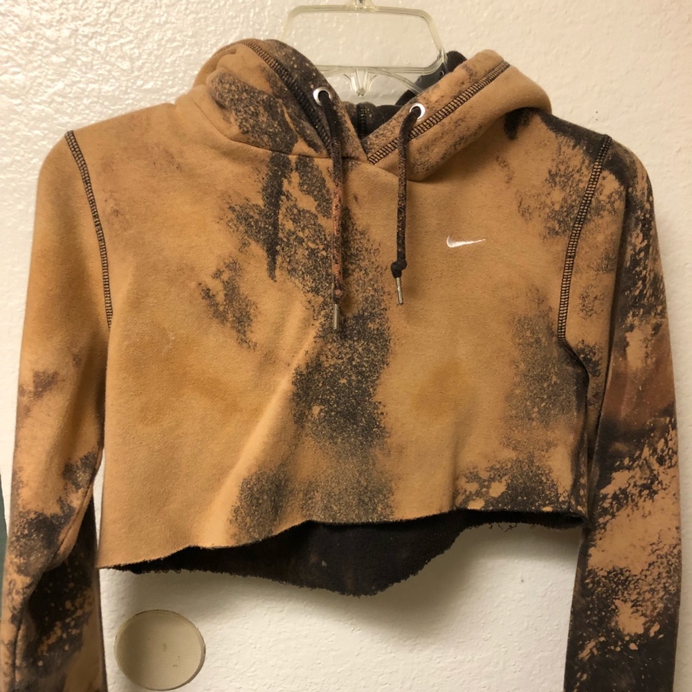 Cropped Nike Hoodie
